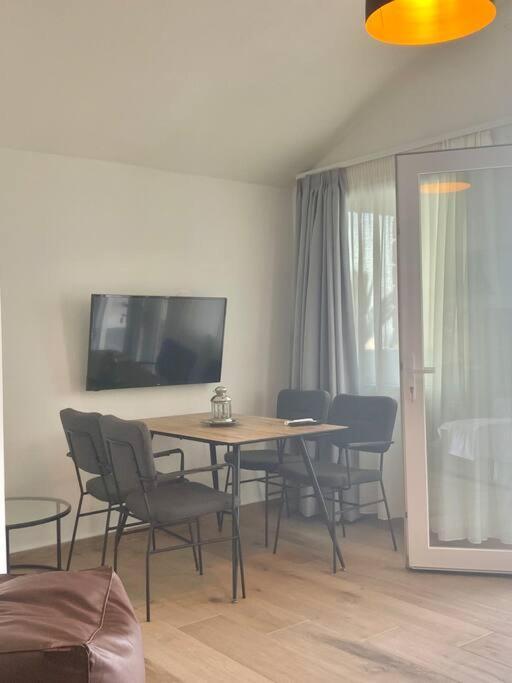 Ocean Sun 4 Apartment Fira  Ngoại thất bức ảnh